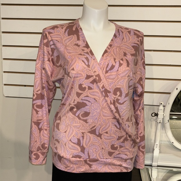LulaRoe top - Picture 1 of 7